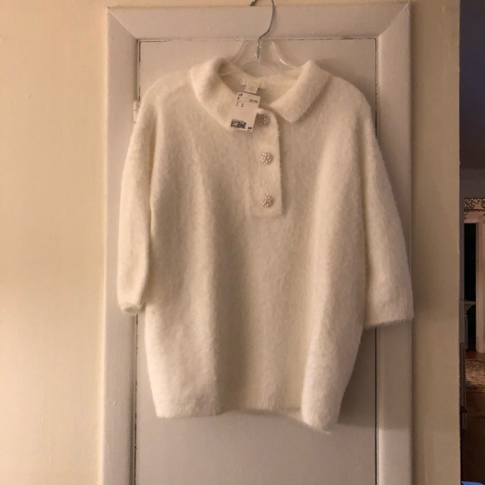 NWT H&M White fuzzy sweater medium